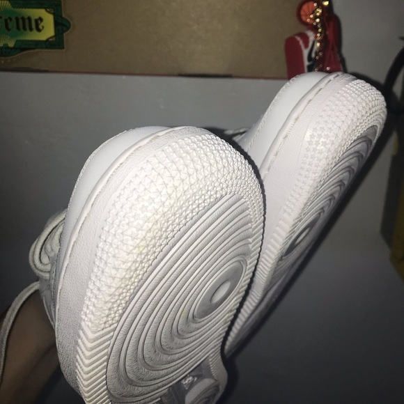 Air Force 1 Low - Picture 3 of 5